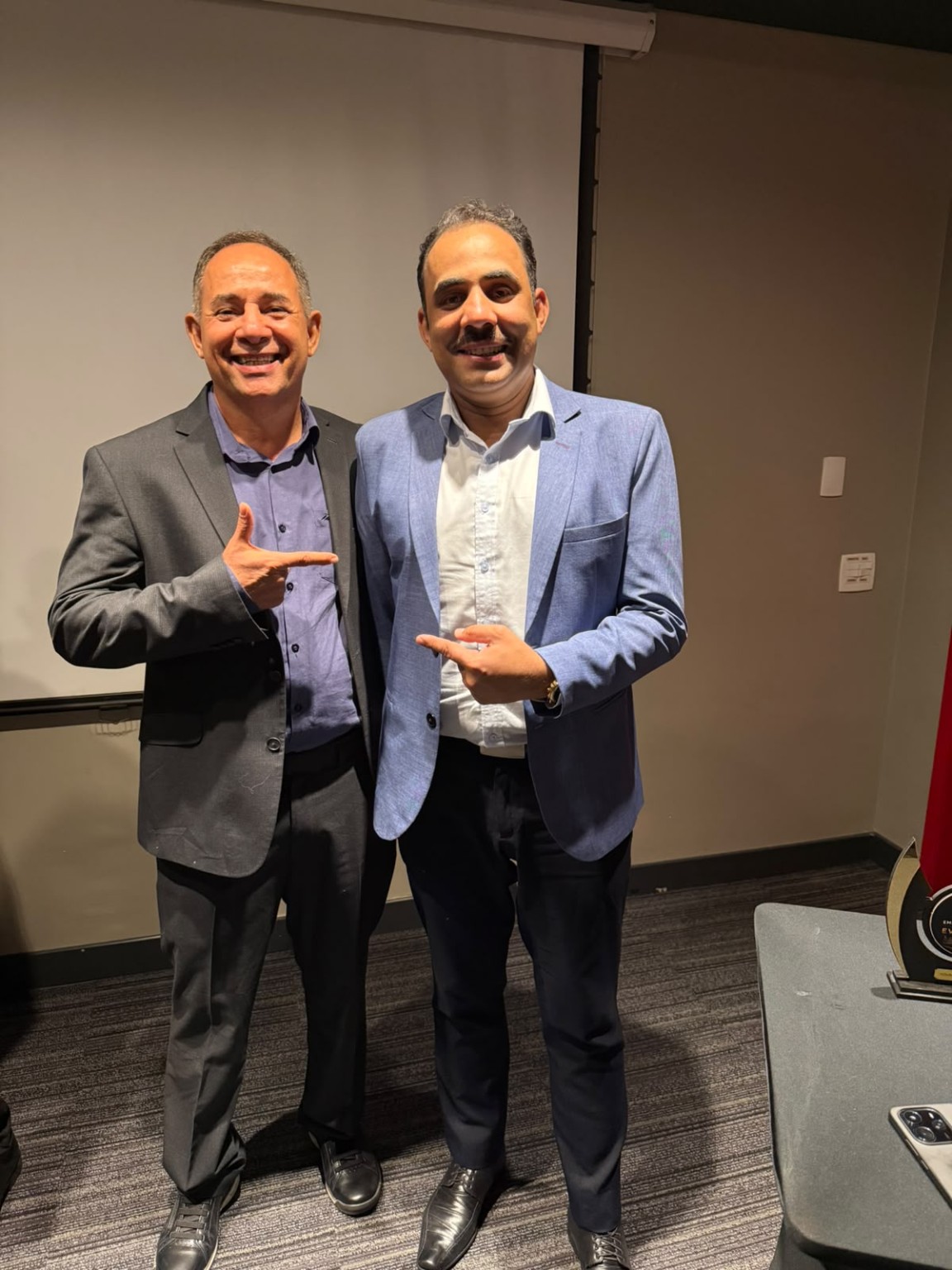 Encontro e conexão entre participantes homenageados